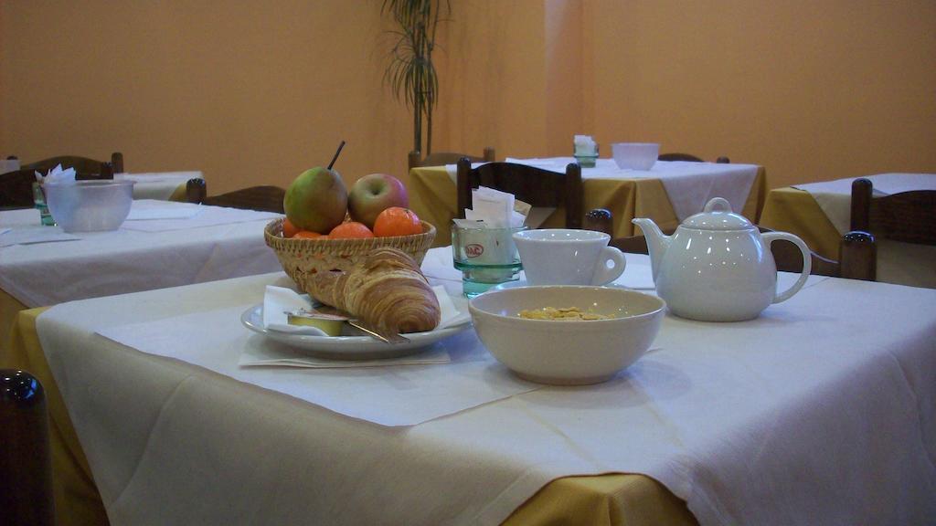 Hotel Naviglio Grande Corsico Esterno foto